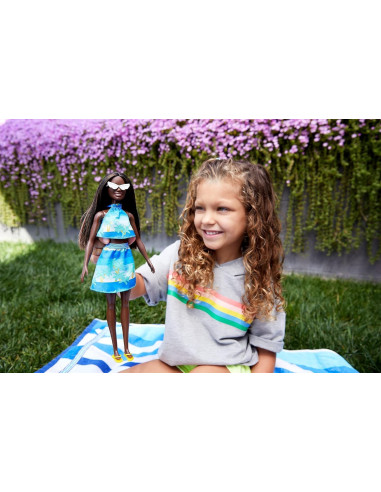 Barbie Aime Les Océans poupée Brune avec Tenue et Accessoires fabriqués à partir de Plastique recyclé, Jouet pour Enfant, GRB37